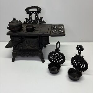 CRESCENT Vintage Mini Cast Iron Wood Stove & Pots Comme With Accessories 6" x 8"